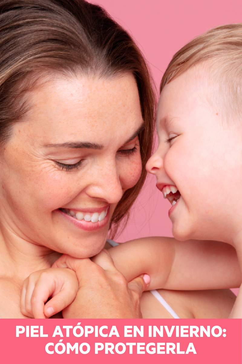 Madre y niño con piel sensible sonriendo en primer plano, ilustrando cuidados de la piel atópica en invierno con la gama TOPIALYSE de SVR