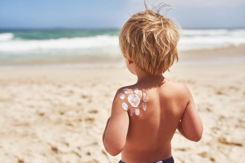 Disfruta sin riesgo del sol con tus hijos, con el mejor protector solar